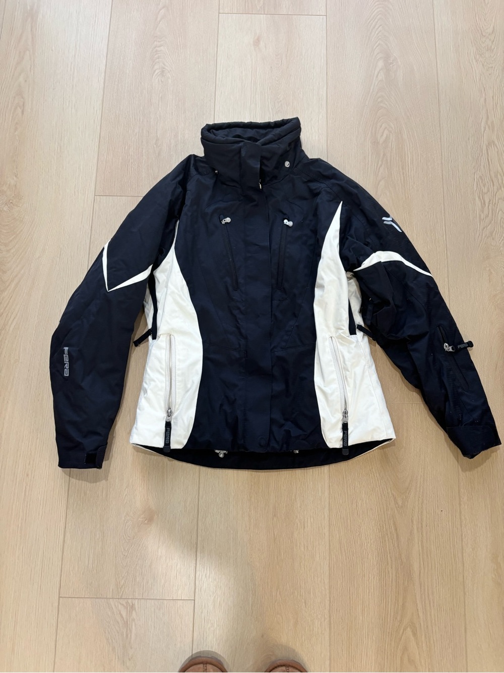FERA Black & White Women's Insulated Ski Jacket